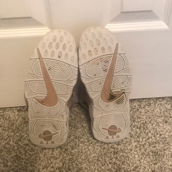 Nike shoes - Picture 4 of 4